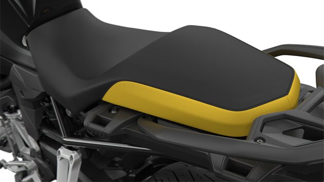 Vediamo la sella in nero-giallo.