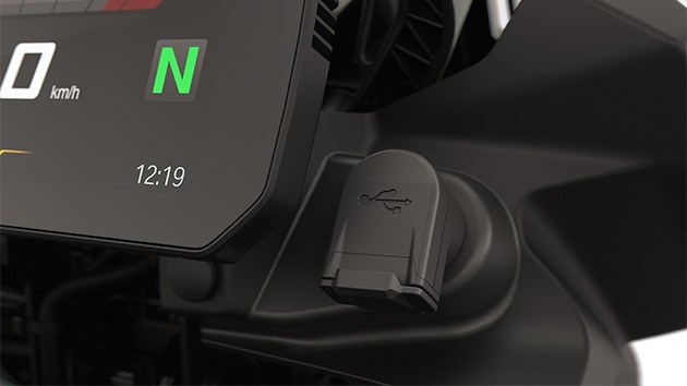 La porta USB della F 800 GS.