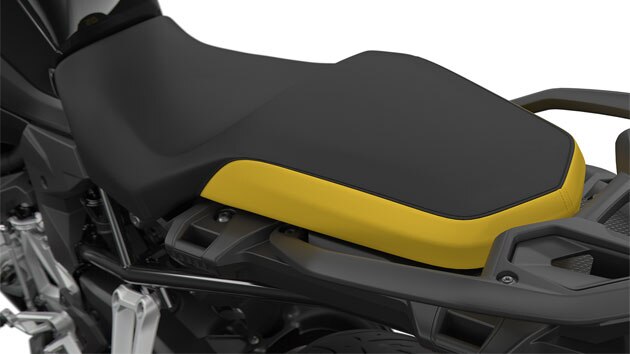 Vediamo la sella in nero-giallo.
