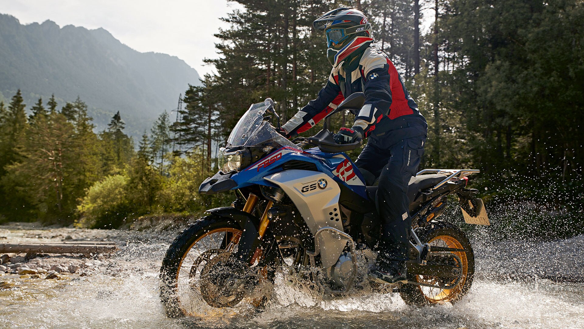La nuova BMW F 850 GS Adventure sui terreni accidentati