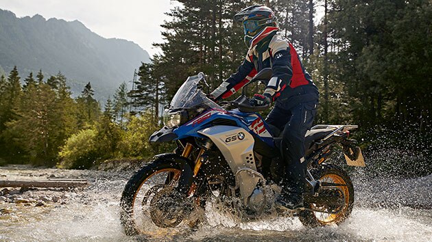 La nuova BMW F 850 GS Adventure sui terreni accidentati