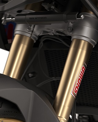 La F 900 GS di BMW Motorrad con pacchetto Enduro Pro e telaio sportivo.