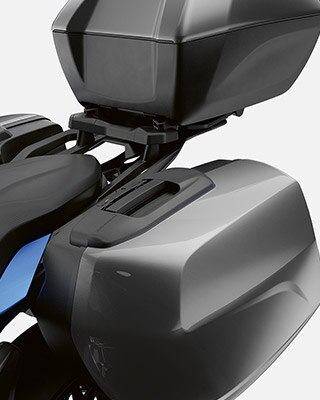 Vediamo le opzioni di stivaggio della F 900 XR.