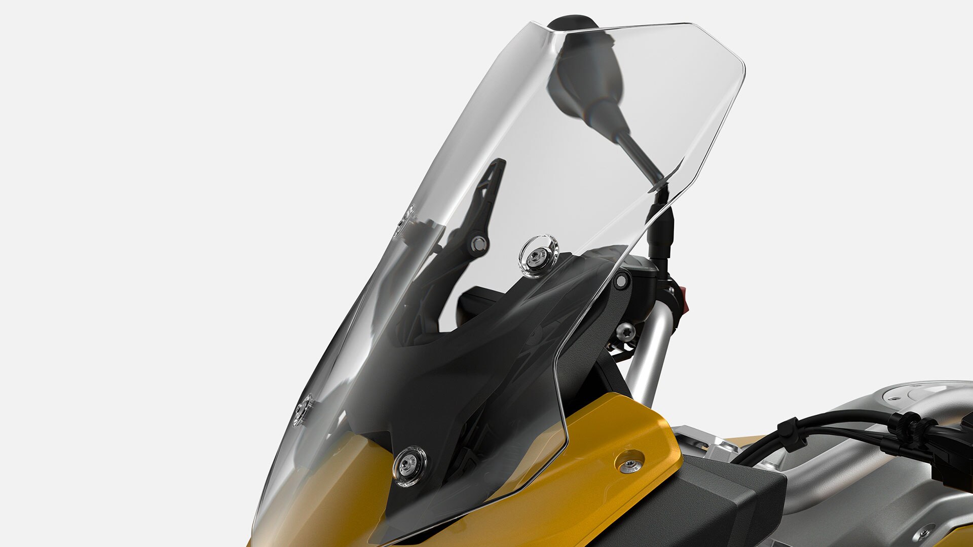 Vediamo il parabrezza della F 900 XR.