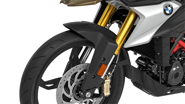 Vediamo la forcella upside-down anodizzata color oro della G 310 GS.