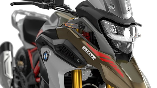 Vediamo il faro a LED con luce diurna della G 310 GS.