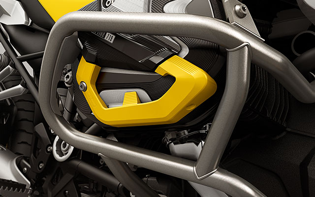 Vediamo l'Edition 40 Years GS con il pacchetto Option 719 e coperchio della testata cilindri in nero-giallo.