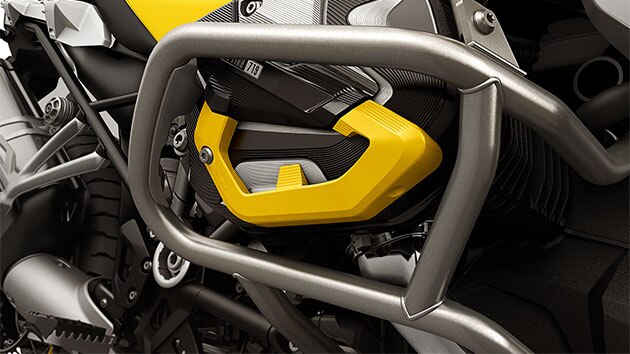 Vediamo l'Edition 40 Years GS con il pacchetto Option 719 e coperchio della testata cilindri in nero-giallo.