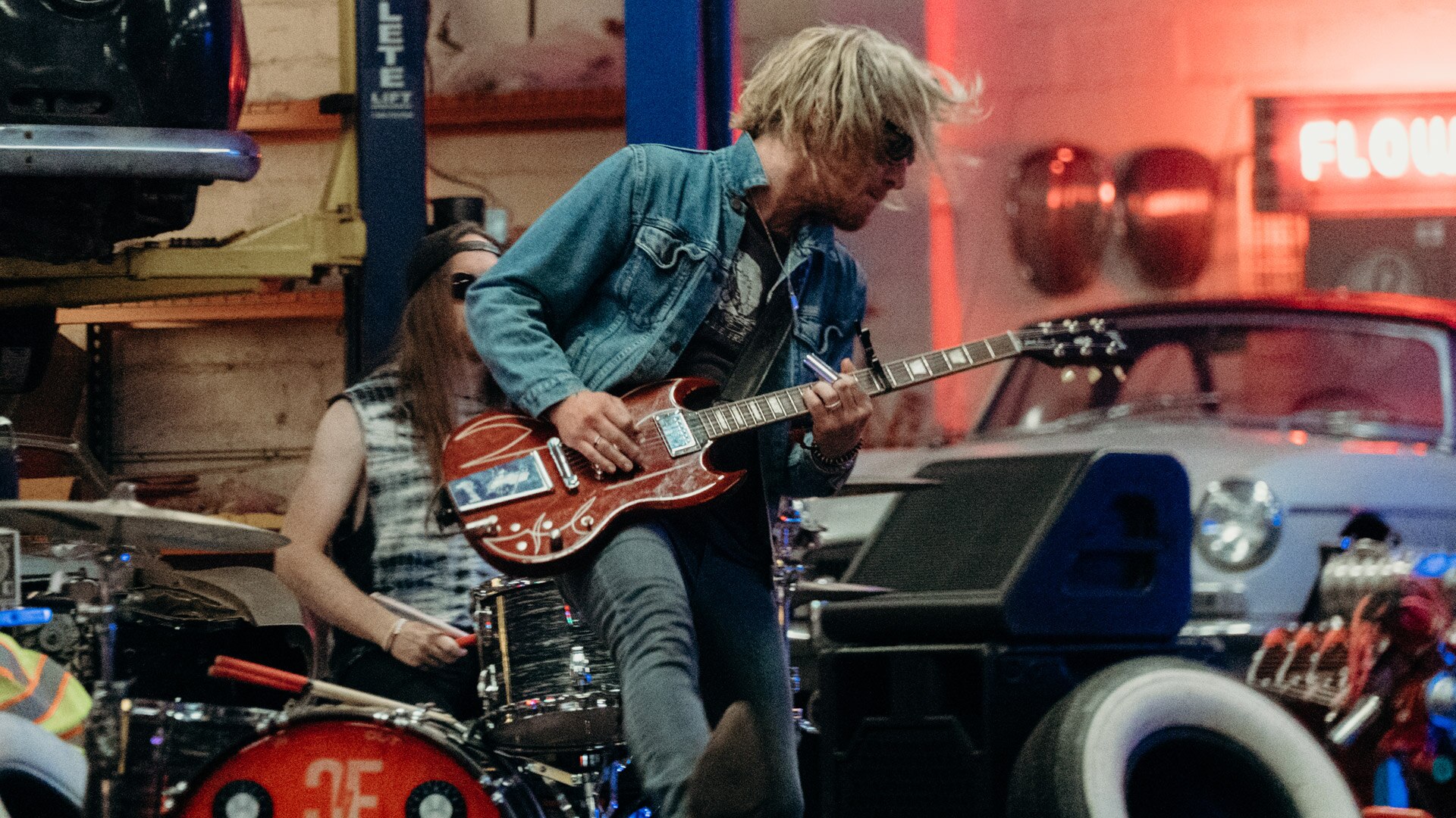 Il video musicale mostra la band The Cadillac Three e i nuovi modelli Heritage R 18 B ed R 18 Transcontinental.