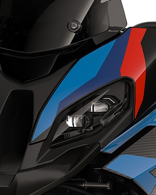 Il davanti sportivo della M 1000 XR di BMW Motorrad