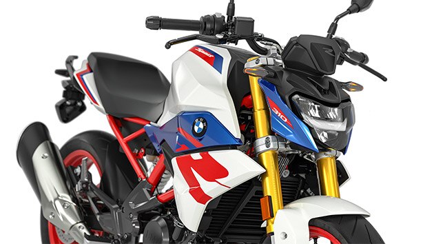 Vediamo il faro a LED di serie e l'indicatore di direzione a LED della G 310 R.