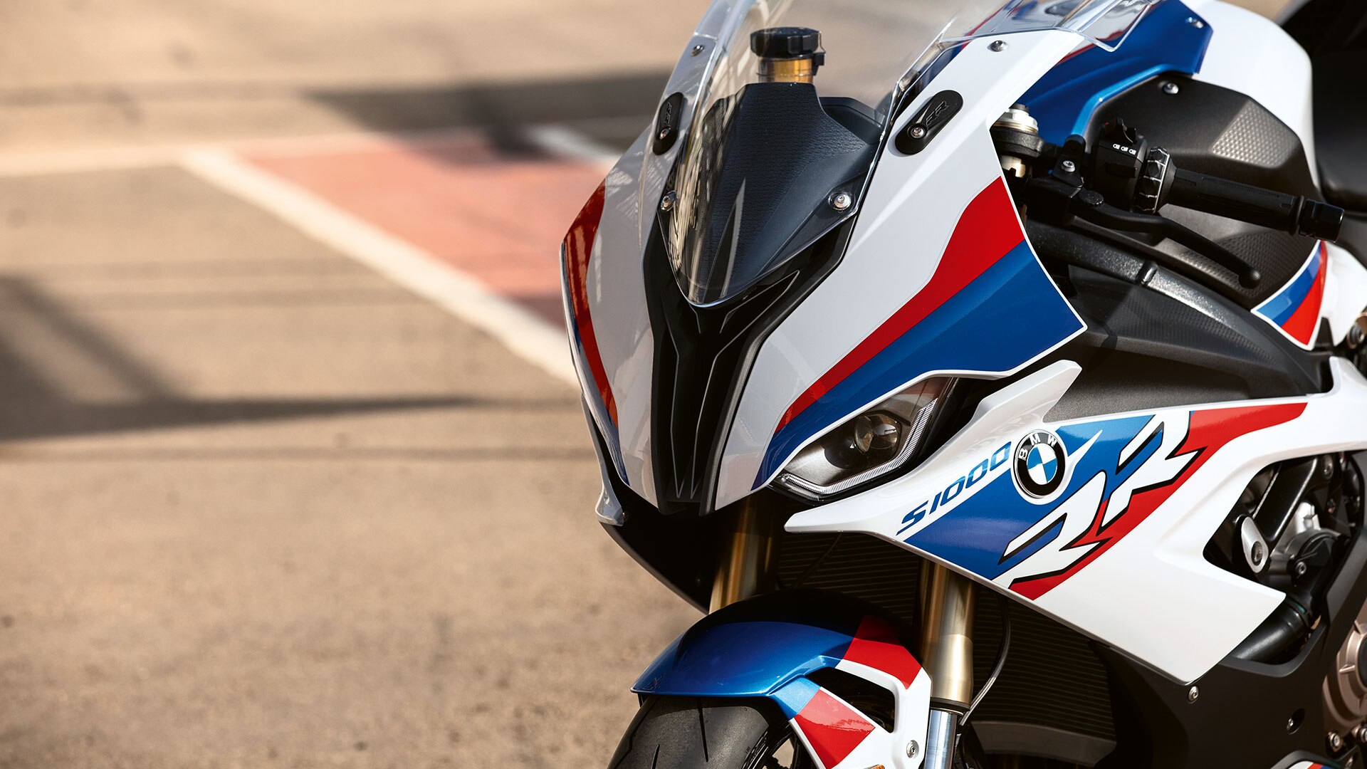 BMW RR vista dettagliata faro