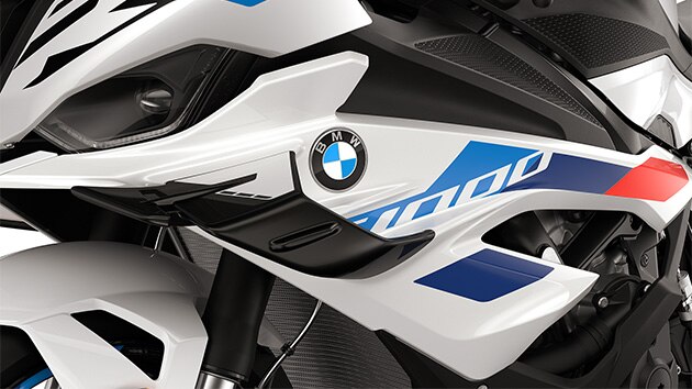 Efficiente carenatura anteriore e laterale con winglet