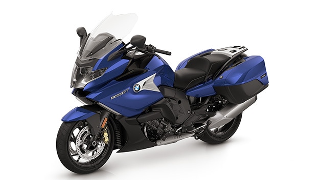 K 1600 GT in Light White Uni/Racing Blue metallizzato/Racing Red Uni.