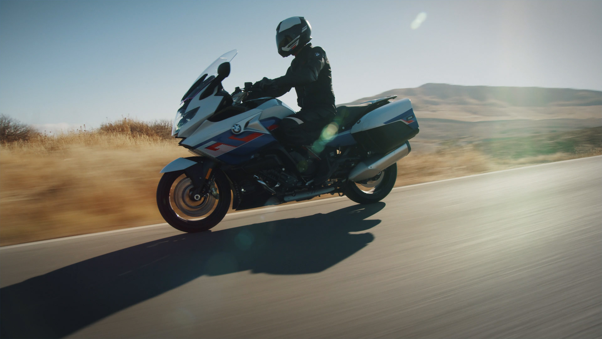 Scatti della K 1600 GT in azione.