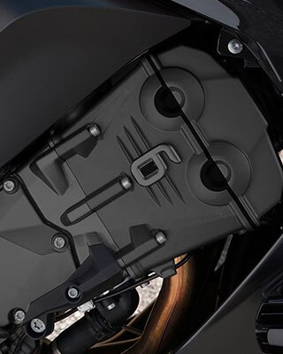 Motore a sei cilindri in linea multicolore della K 1600 GT