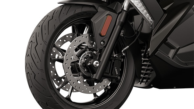 Il C 400 X di BMW Motorrad con ABS Pro