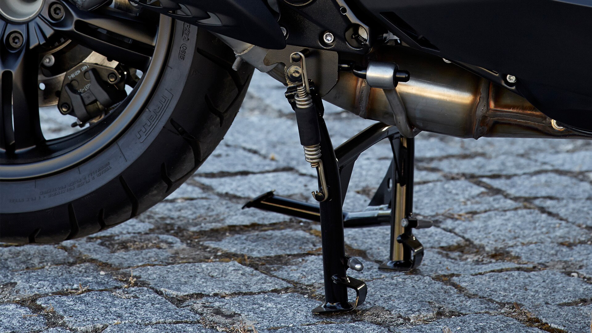 Cavalletto centrale ottimizzato C 650 Sport