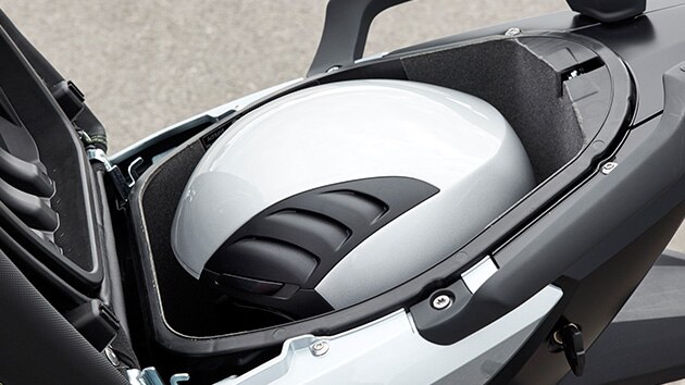 Vano per il casco nel C evolution
